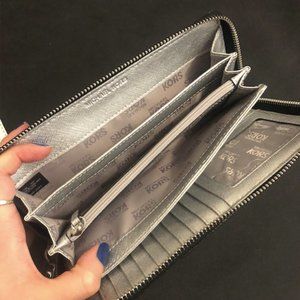 Michael Kors wristlet wallet New